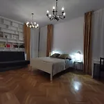 Cozy Spacious Apartment With Balcony
