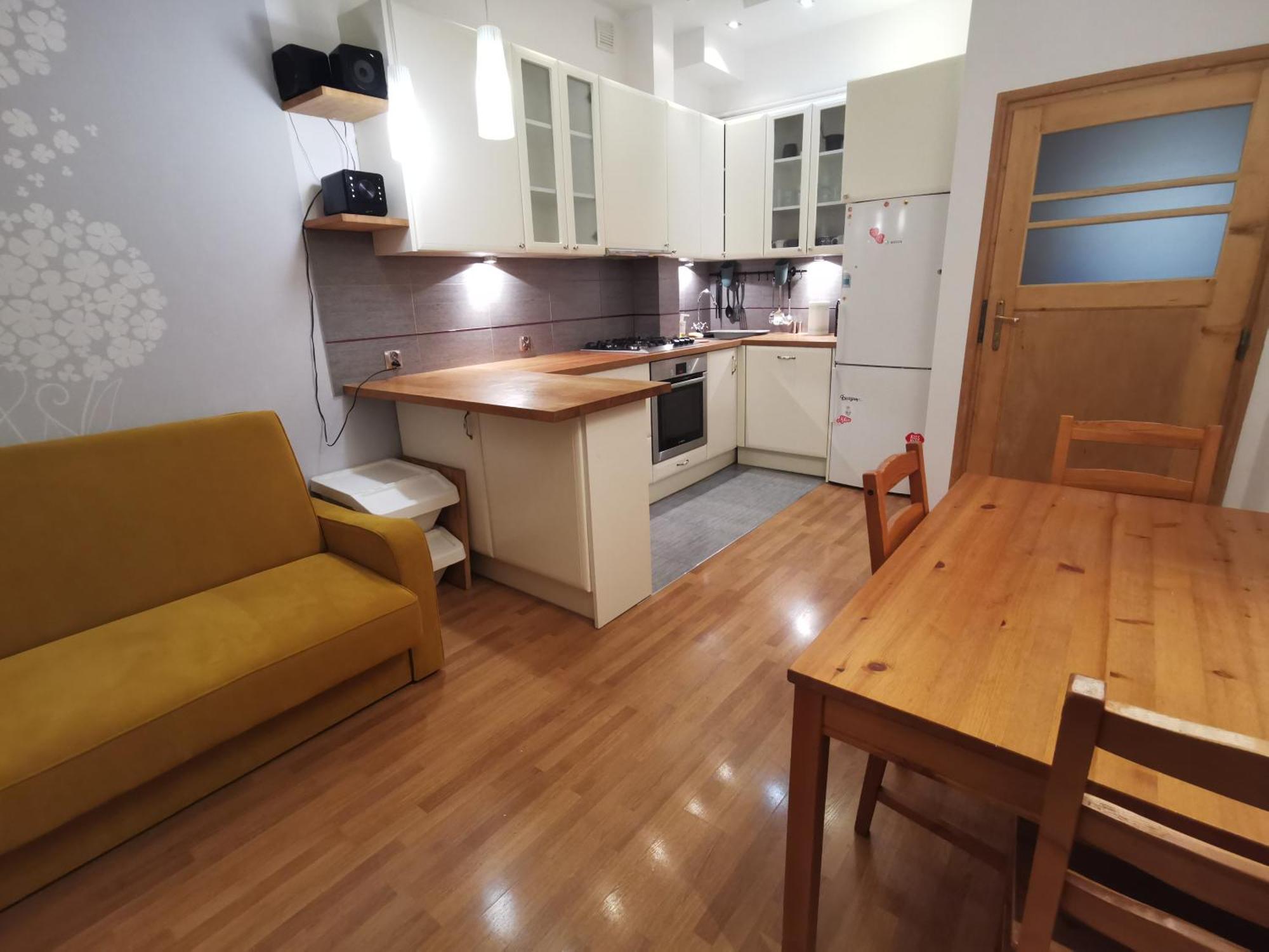 Cozy Spacious With Balcony Apartment Krakau