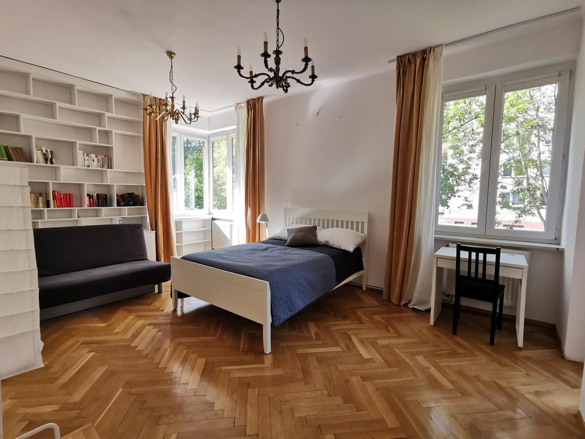 Cozy Spacious With Balcony Apartment *