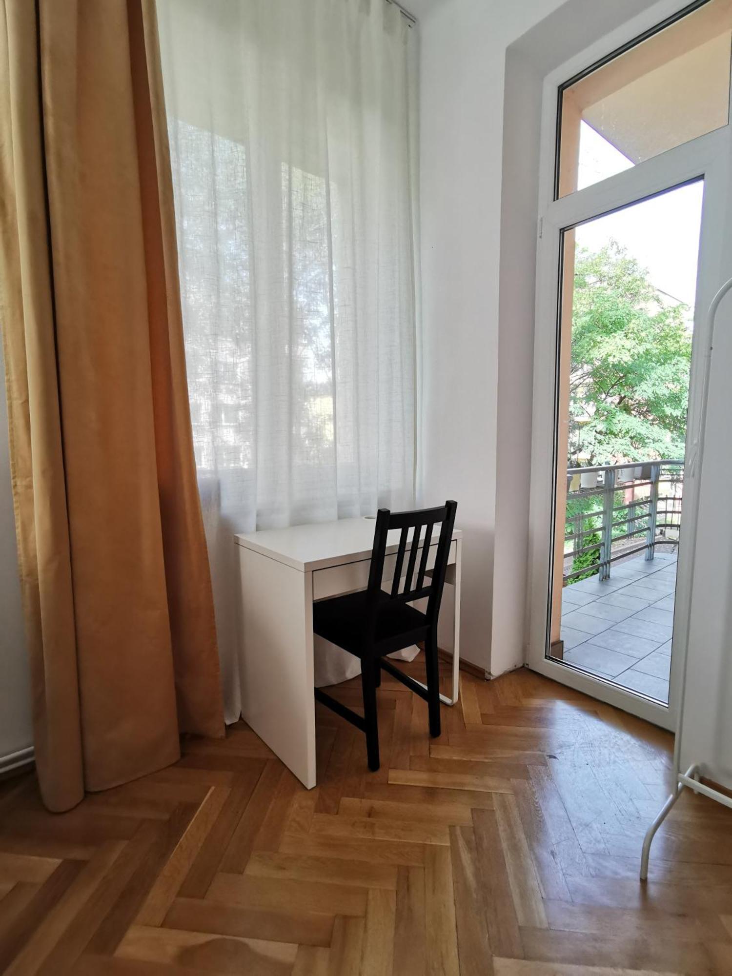 Cozy Spacious With Balcony * Krakau