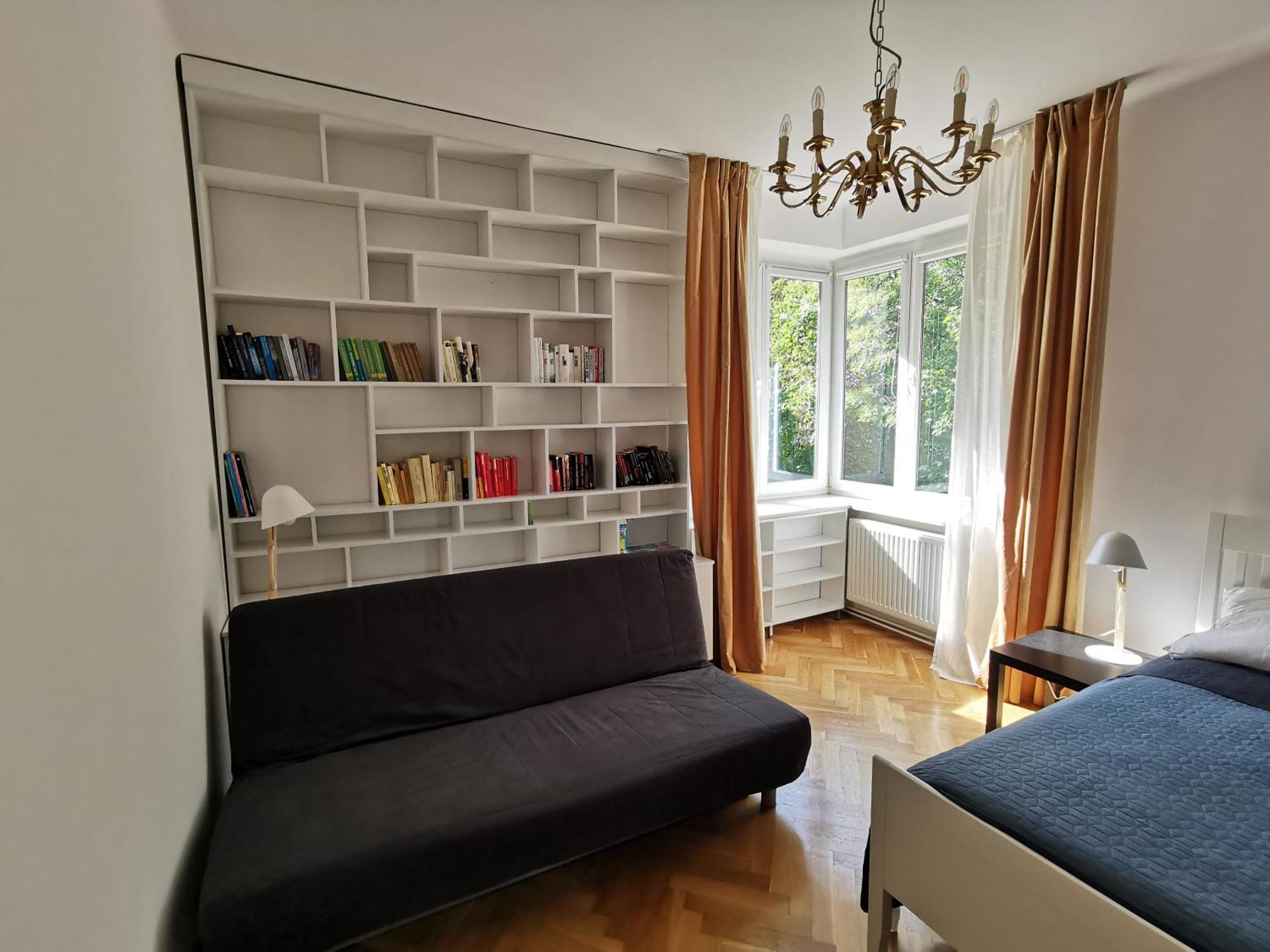 Cozy Spacious With Balcony Apartment *